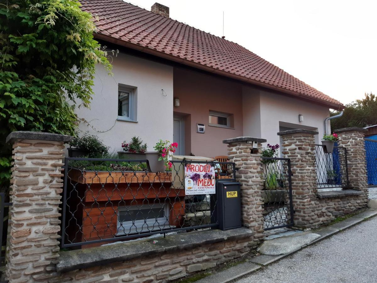 Apartment Adela Hluboka nad Vltavou Exterior photo